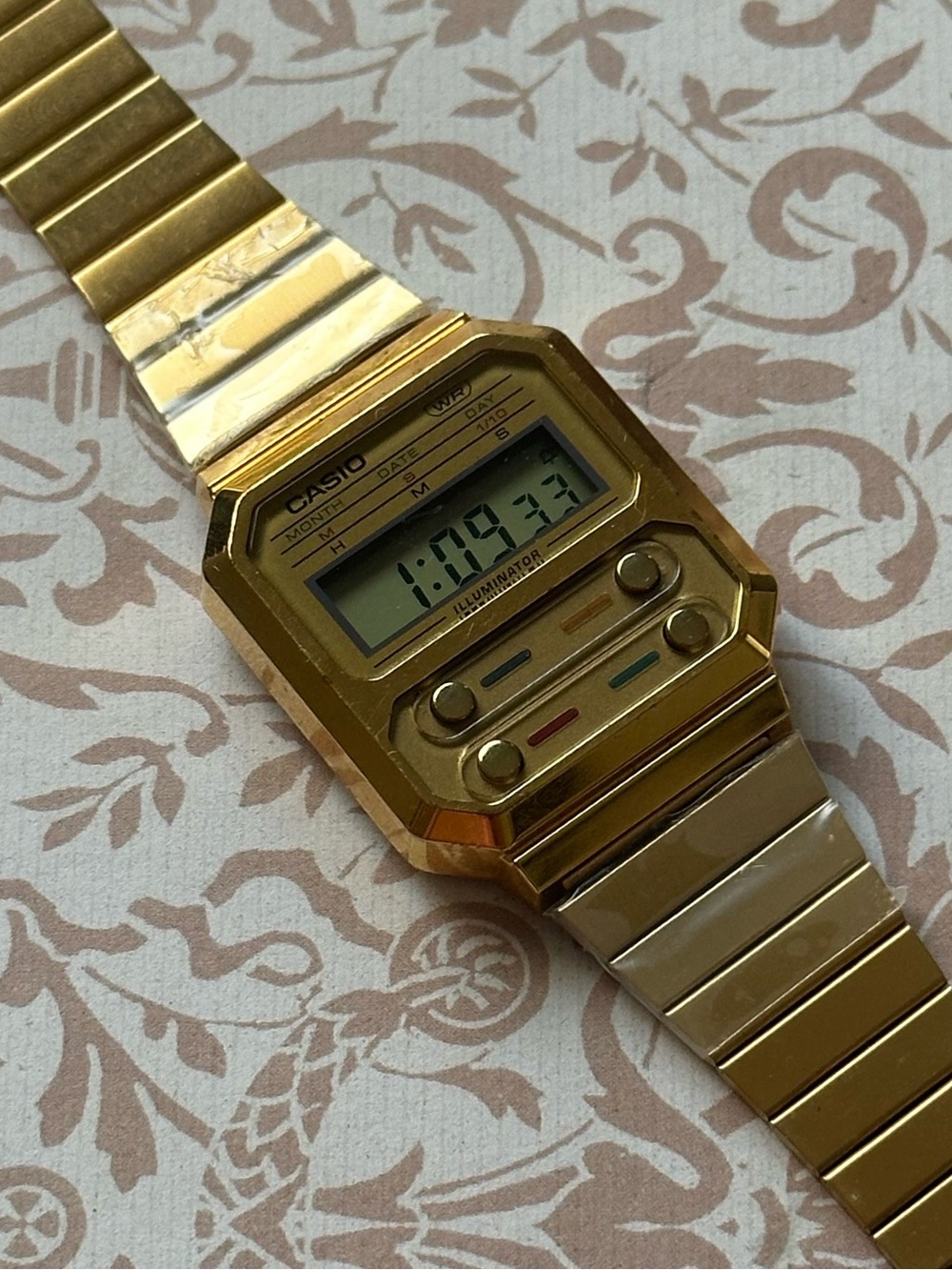 Casio A100 Gold Watch - Picture 5 of 9